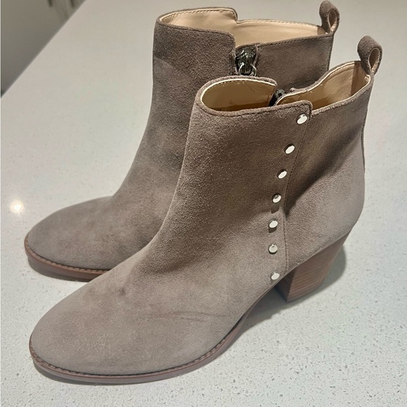 Nine West beige suede boots size 9 - Picture 1 of 10